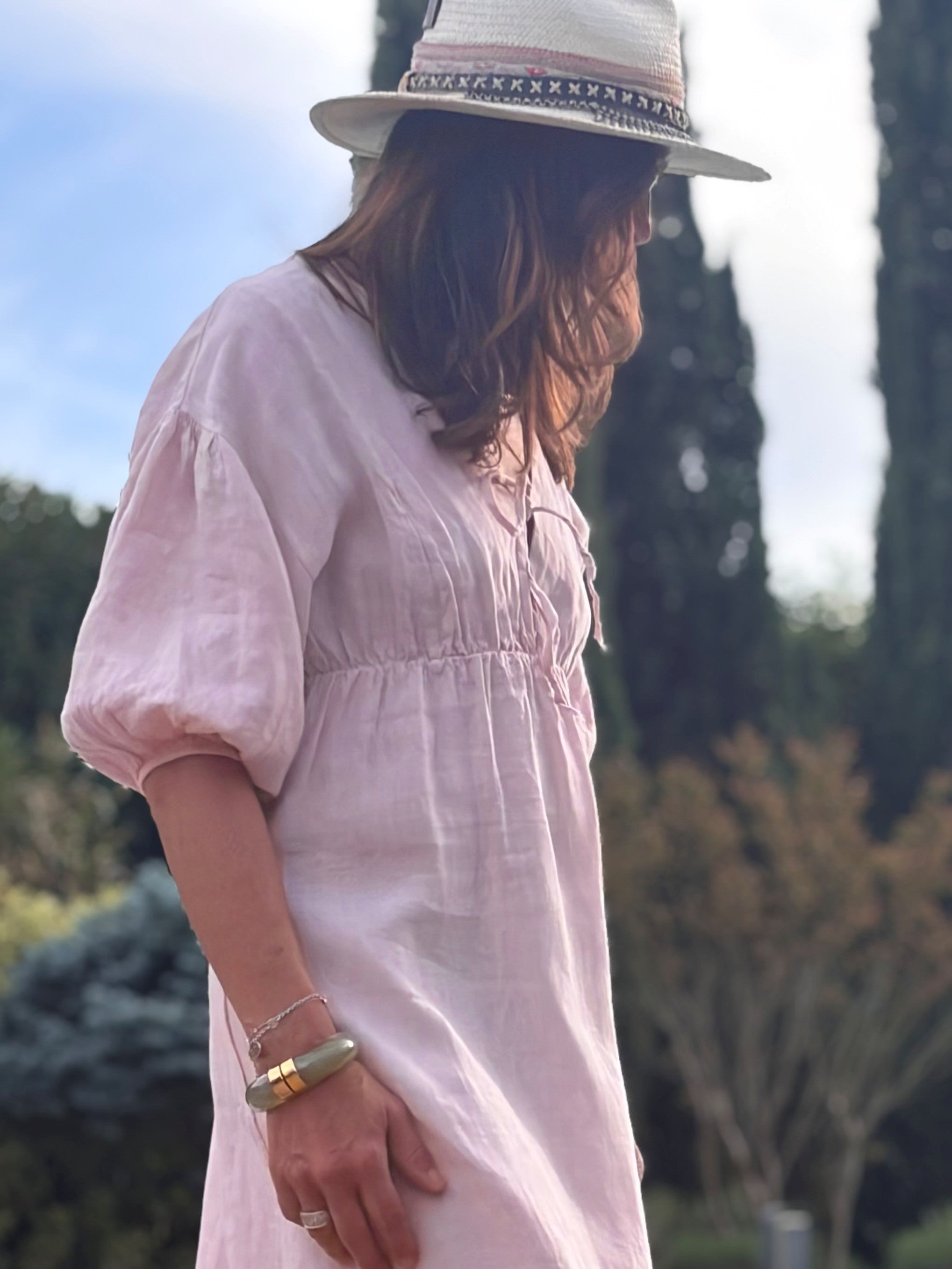 Robe Longue Bohème en Lin – Col V à Nouer