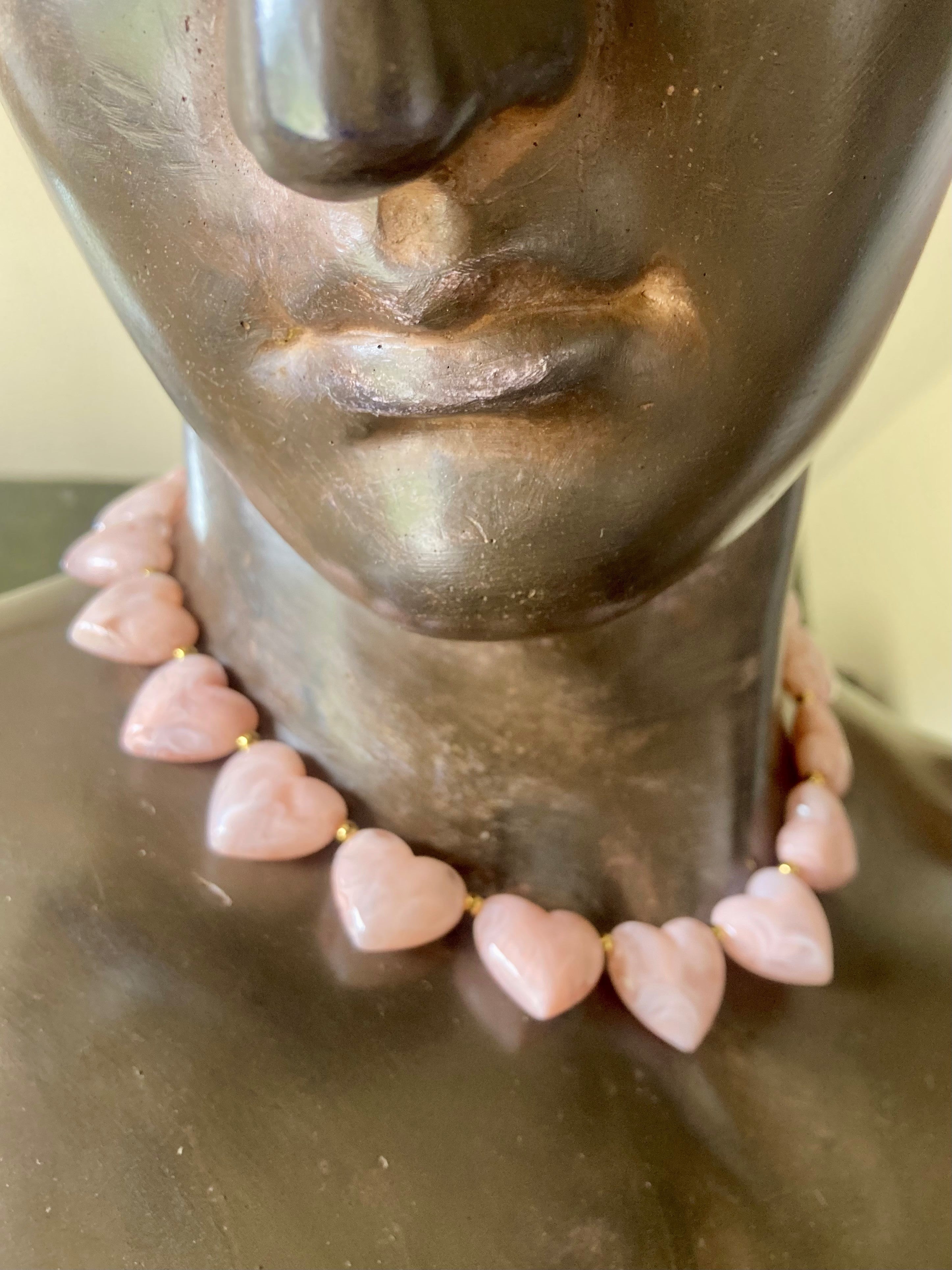 Collier Ras de Cou Pierre Rose Pâle Cœur – Bijou Romantique